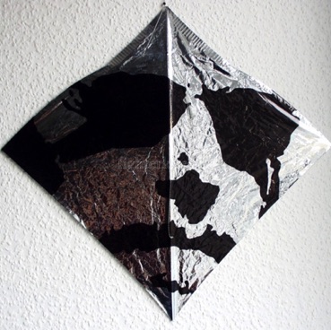 Segel: (mm) geätzt
Segelmaterial: Mylar
Bogenstab: Carbon 1,3 mm
Mittelstab: Bambus geschnitzt
Gesamtgewicht: 8,1 g Segel: (mm) geätzt
Segelmaterial: Mylar
Bogenstab: Carbon 1,3 mm
Mittelstab: Bambus geschnitzt
Gesamtgewicht: 8,1 g